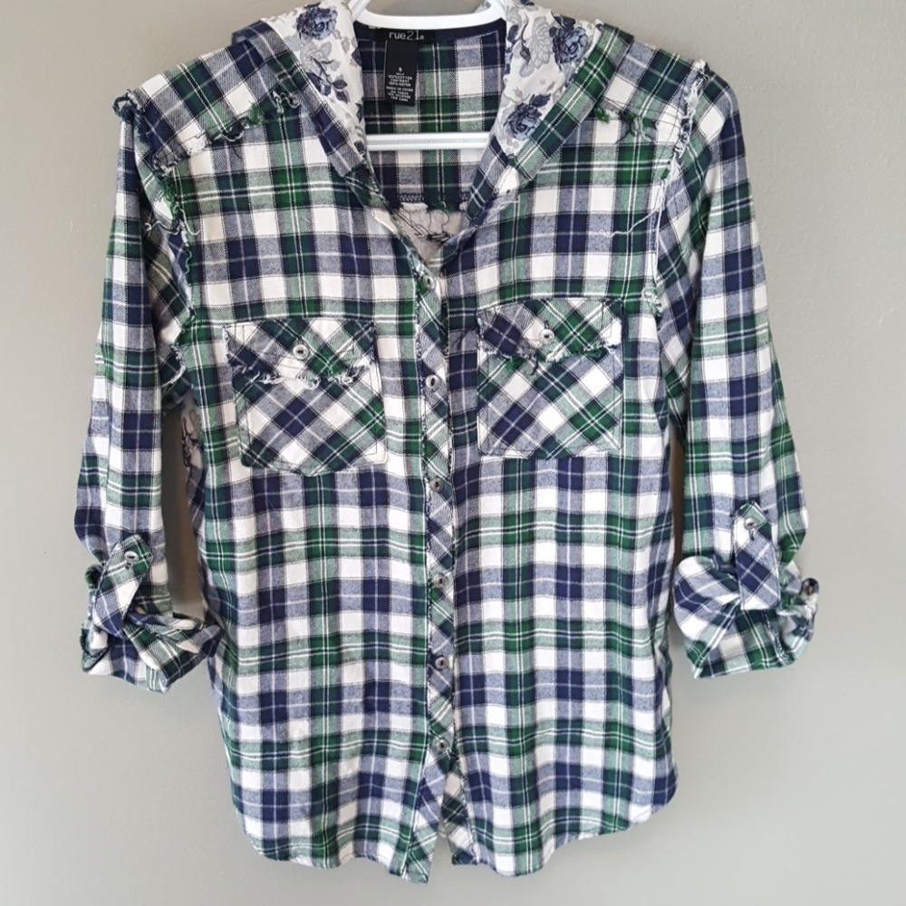 4/$12 Floral and plaid button down  *must bundle*
